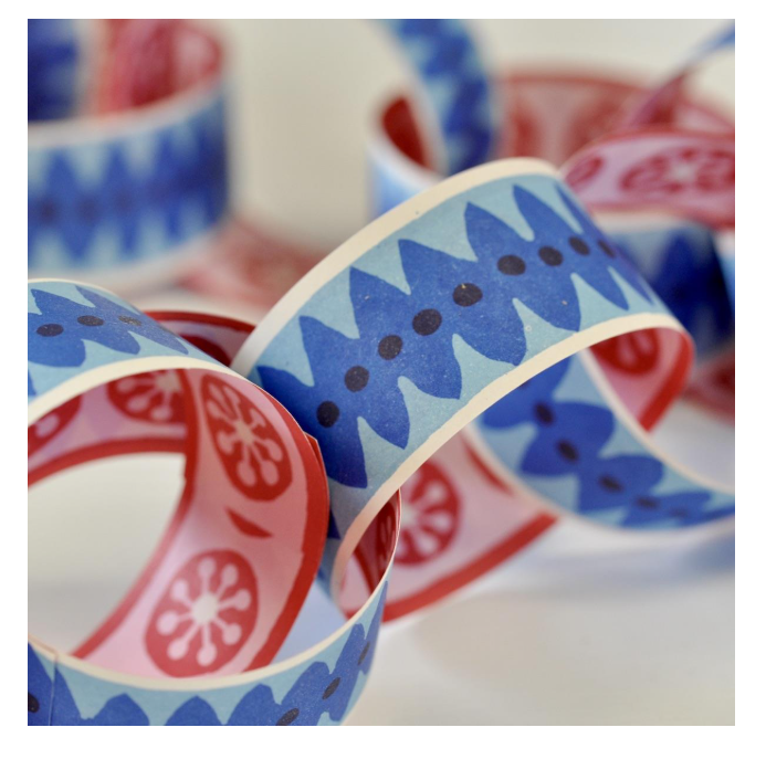 Paper Chain Blue